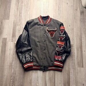 UNK Chicago Bulls Leather Sleeve Varsity Jacket (Medium) – NBA Licensed